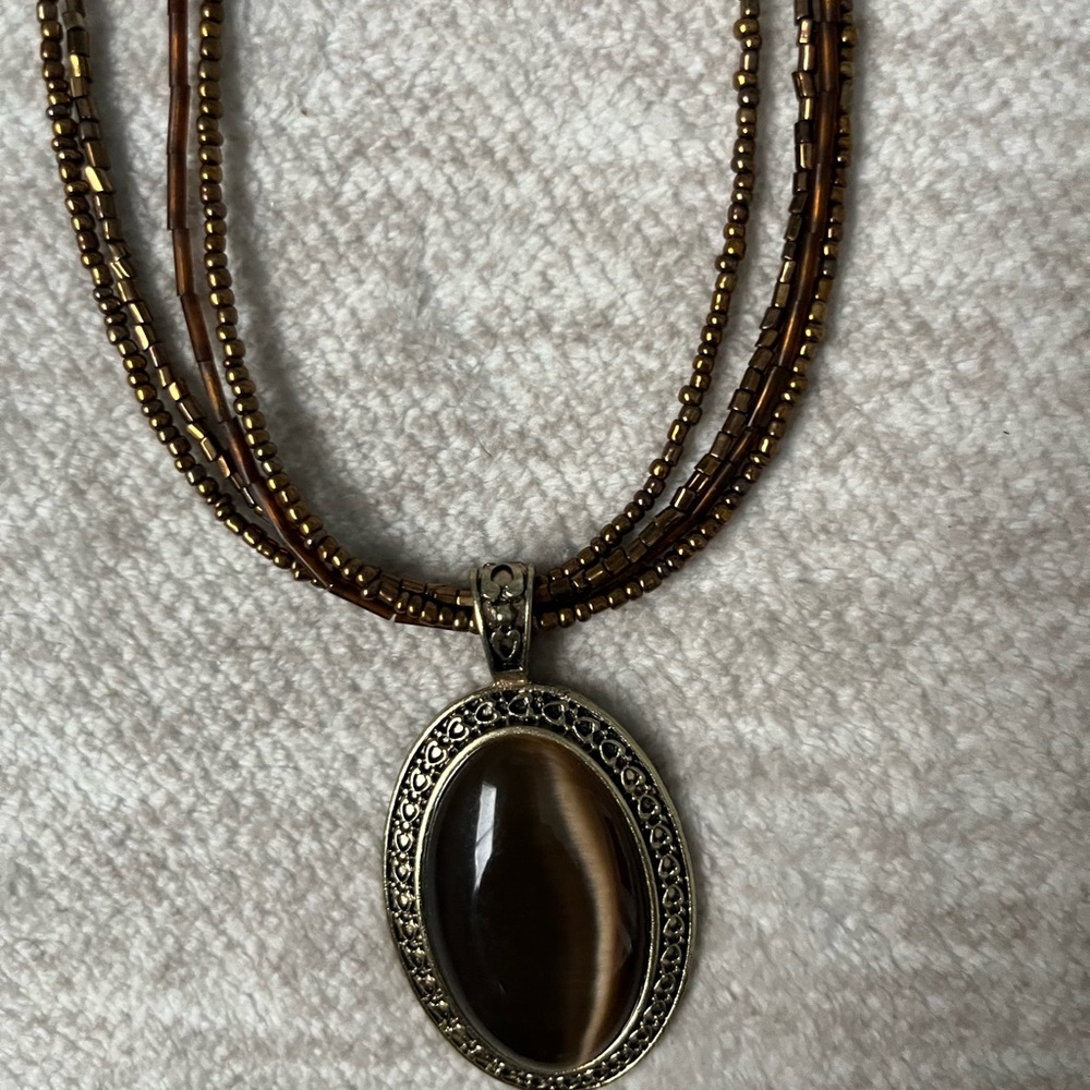 Dress Barn Gold and Brown Oval Pendant Necklace